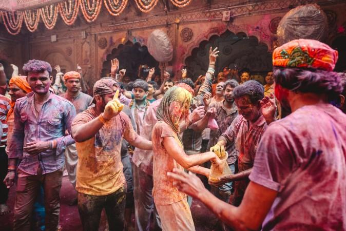 Holi festival India - © finduslost