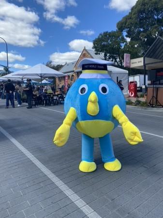 MOVING - RETAIL TRAVEL AGENCY